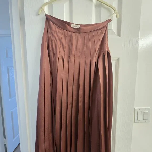 Little Moon Pleated Skirt - Picture 4 of 4